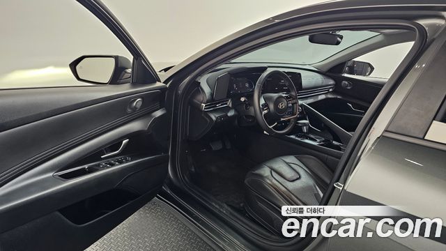 Hyundai AVANTE 2025 — photo 10