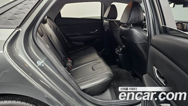 Hyundai AVANTE 2025 — photo 11