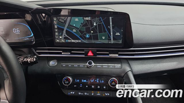 Hyundai AVANTE 2025 — photo 13