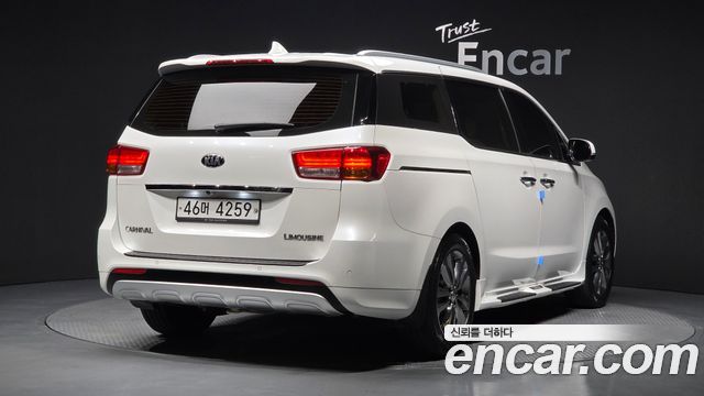 Kia Canival 2018 — photo 2