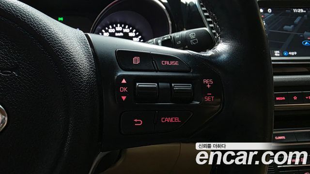 Kia Canival 2018 — photo 18
