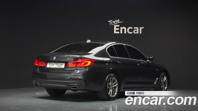 BMW 5-Series 2018 — photo 2