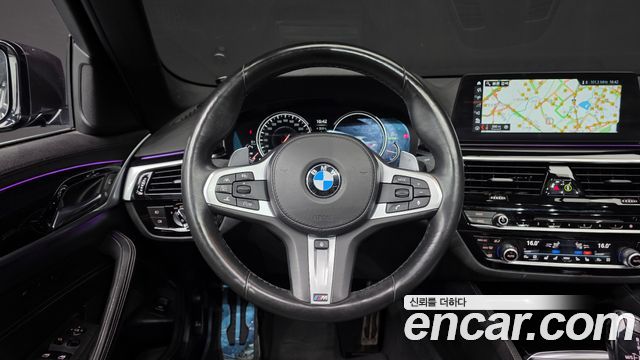 BMW 5-Series 2018 — photo 14