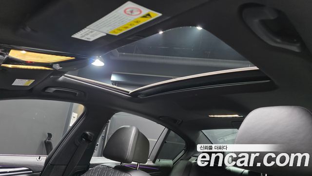BMW 5-Series 2018 — photo 16