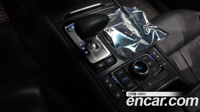 Genesis G80 2017 — photo 12