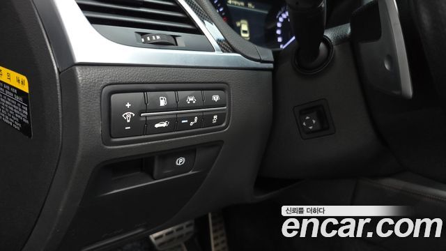 Genesis G80 2017 — photo 23