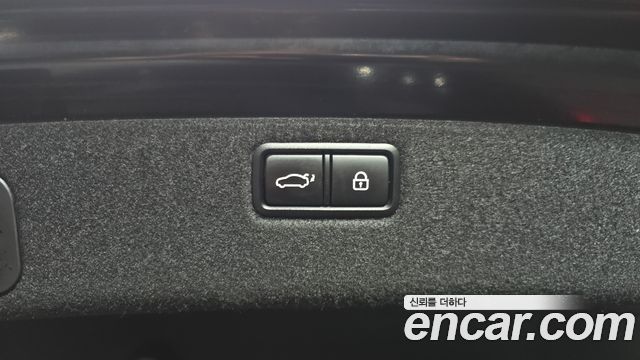 Genesis G80 2017 — photo 26