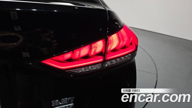Genesis G80 2017 — photo 9