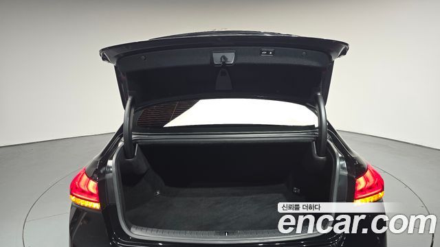 Genesis G80 2017 — photo 33