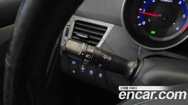 Hyundai AVANTE 2014 — photo 16