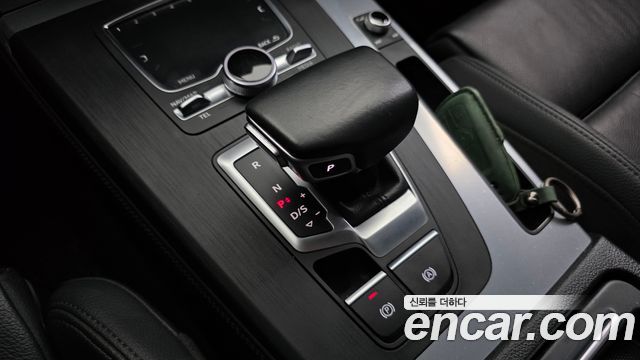 Audi Q5 2020 — photo 12