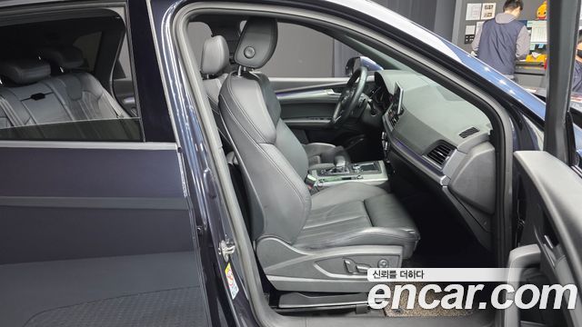 Audi Q5 2020 — photo 17