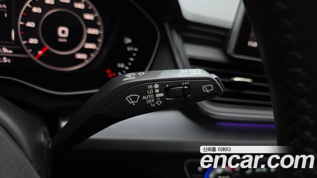 Audi Q5 2020 — photo 22