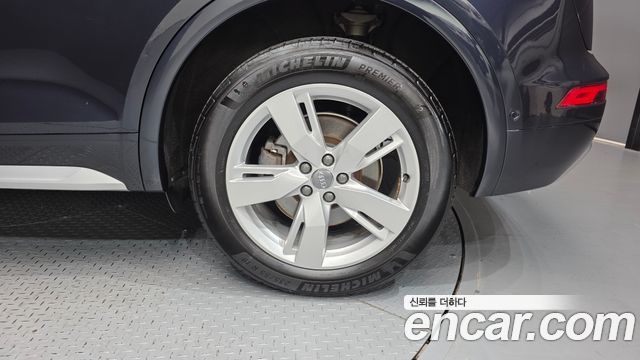 Audi Q5 2020 — photo 7