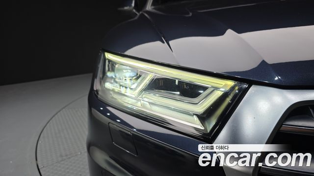 Audi Q5 2020 — photo 8