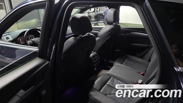 Audi Q5 2020 — photo 16
