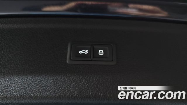 Audi Q5 2020 — photo 30