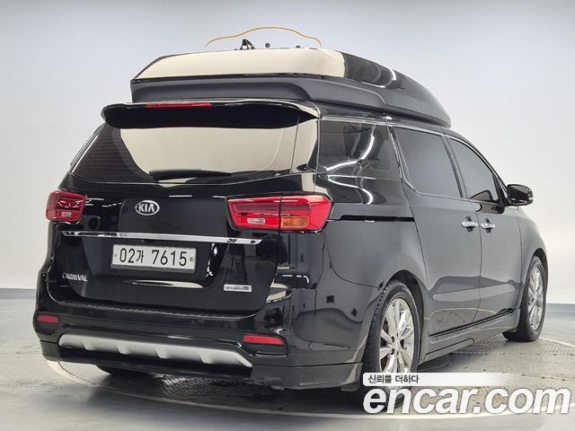 Kia Canival 2019 — photo 3