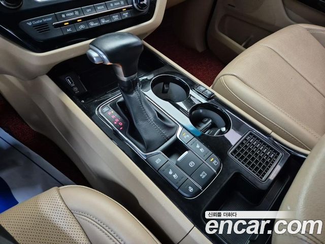 Kia Canival 2019 — photo 8