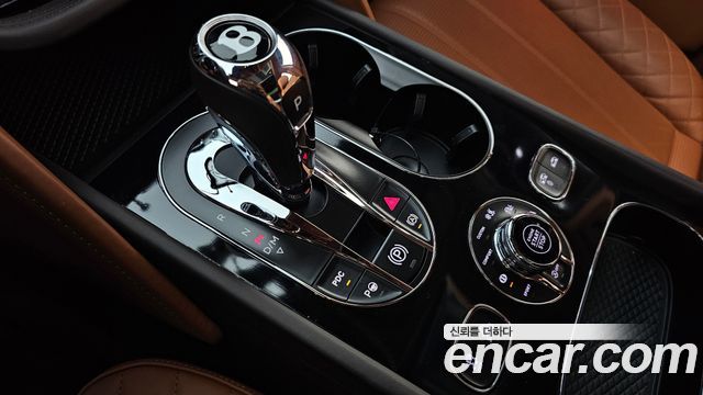 Bentley Bentayga 2018 — photo 9