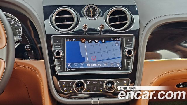 Bentley Bentayga 2018 — photo 14