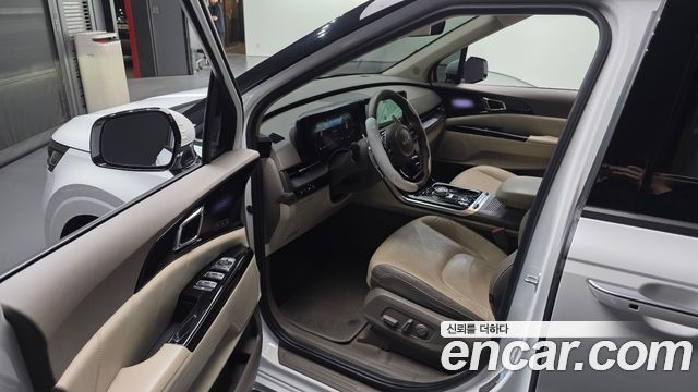 Kia Canival 2023 — photo 13