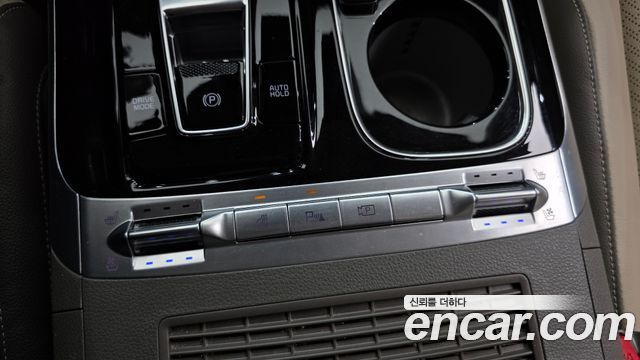 Kia Canival 2023 — photo 25