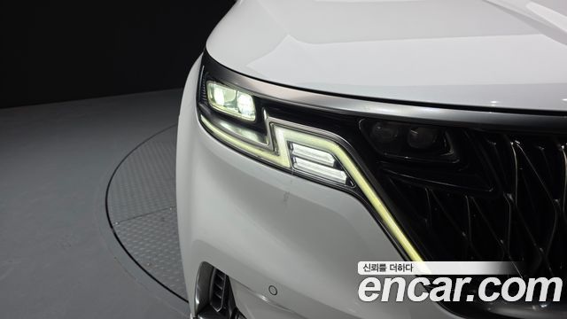 Kia Canival 2023 — photo 8