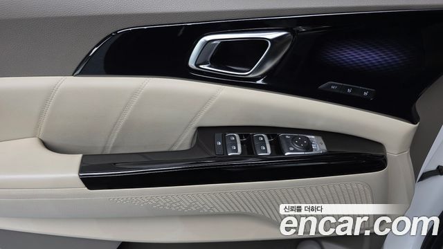 Kia Canival 2023 — photo 14