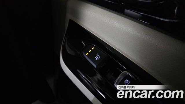 Kia Canival 2023 — photo 28