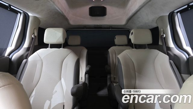 Kia Canival 2023 — photo 31