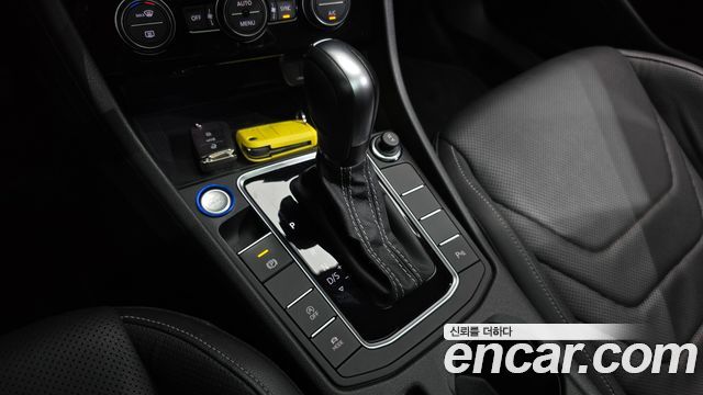 Volkswagen Jetta 2021 — photo 12