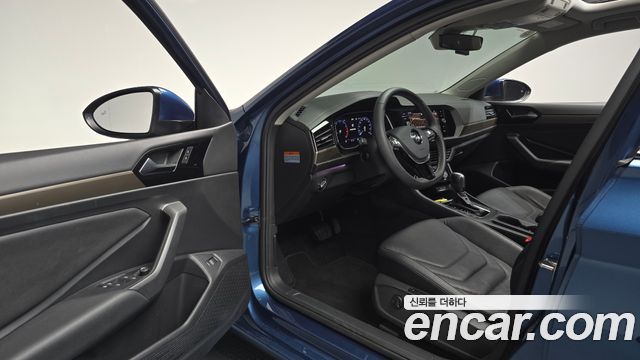 Volkswagen Jetta 2021 — photo 13