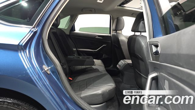 Volkswagen Jetta 2021 — photo 18