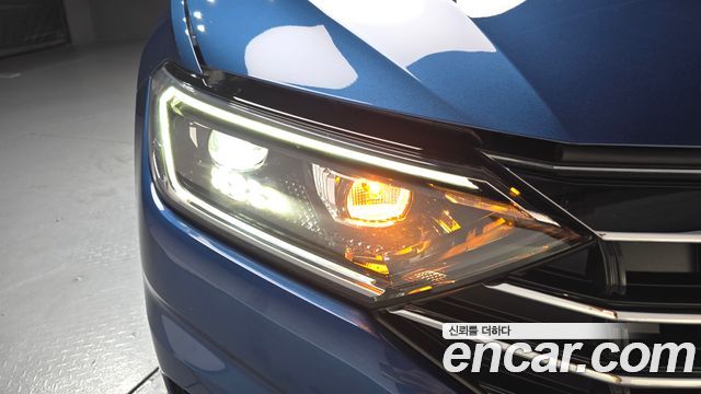 Volkswagen Jetta 2021 — photo 8