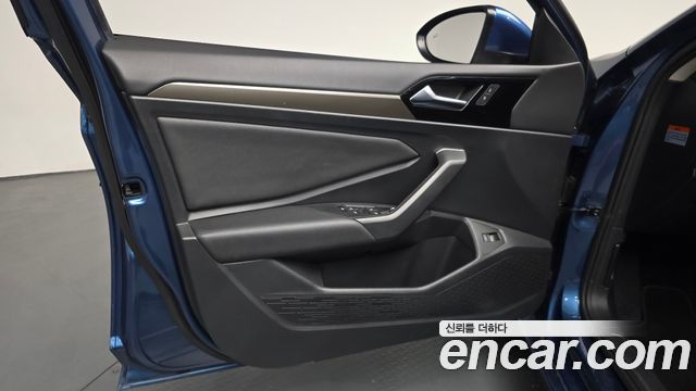 Volkswagen Jetta 2021 — photo 14