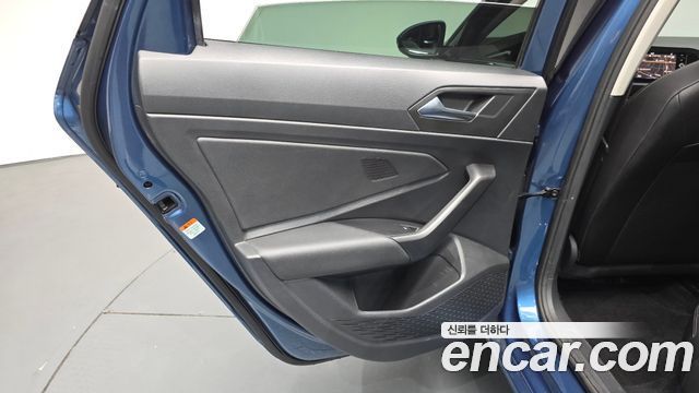 Volkswagen Jetta 2021 — photo 15