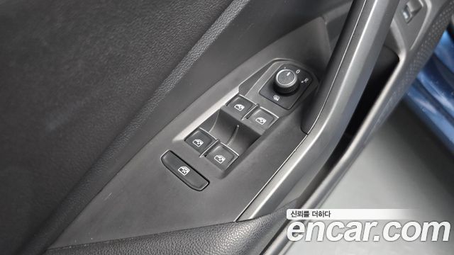 Volkswagen Jetta 2021 — photo 27