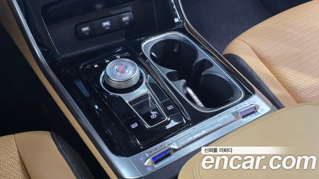 Kia Canival 2023 — photo 9
