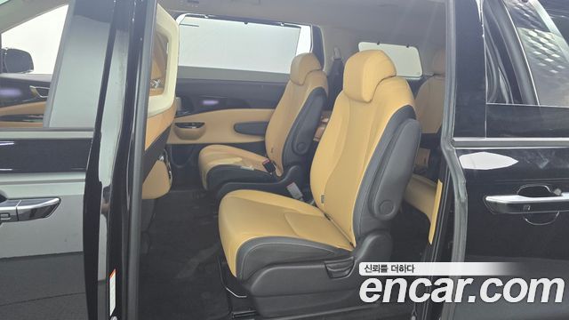 Kia Canival 2023 — photo 12