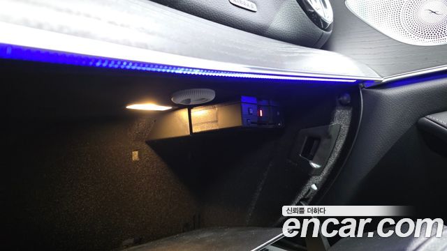 Mercedes-Benz CLS-Class 2022 — photo 32
