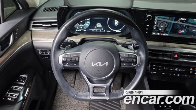 Kia K5 2023 — photo 19