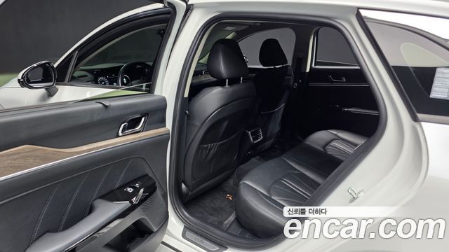 Kia K5 2023 — photo 16