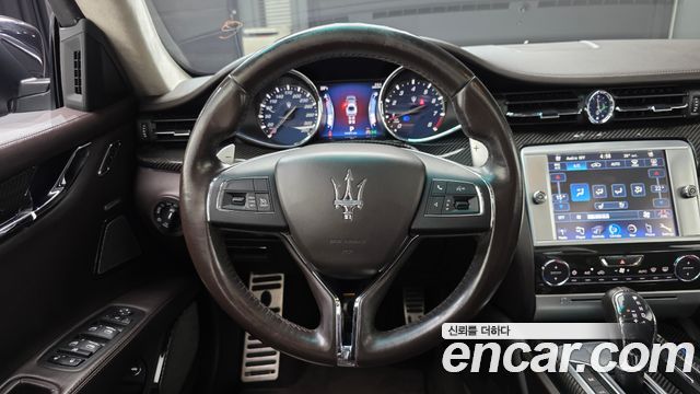 Maserati Quattroporte 2015 — photo 13
