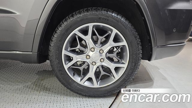 Jeep Cherokee 2021 — photo 7