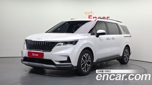 Kia Canival 2023 — photo 1