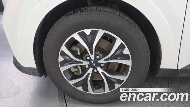 Kia Canival 2023 — photo 5