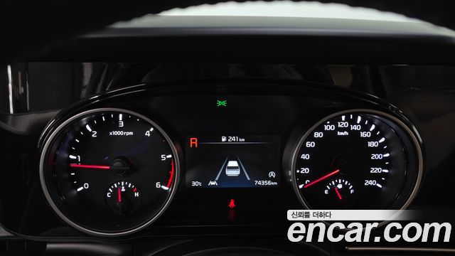 Kia Canival 2023 — photo 8