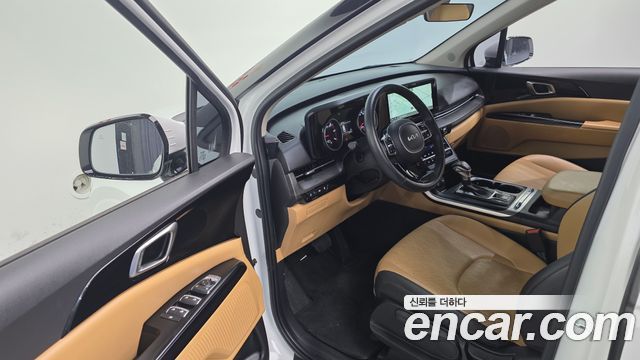Kia Canival 2023 — photo 11