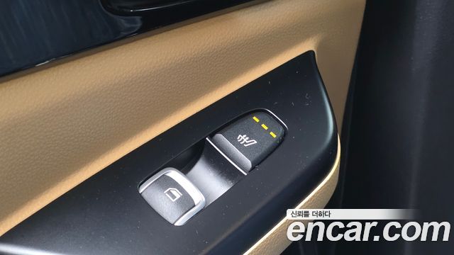 Kia Canival 2023 — photo 18